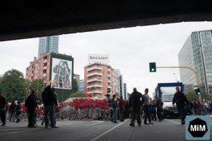 Il corteo si dirige verso il Lambretta.