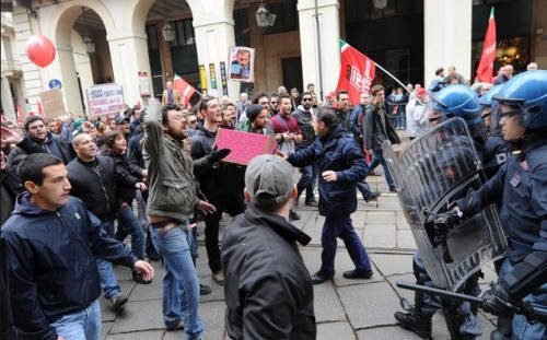 Repressione verso gli studenti anche a Torino!