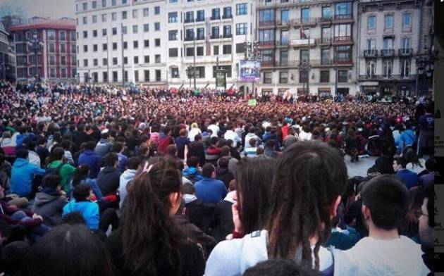 [DallaRete] Migliaia di studenti invadono le città della Spagna contro la riforma e la repressione della polizia.