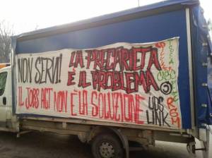 Il camion collettivo di apertura del corteo