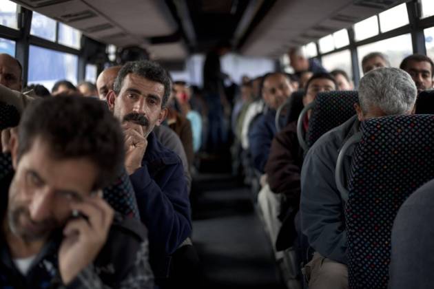 [DallaRete] Bus separati per palestinesi e israeliani, progetto sospeso.