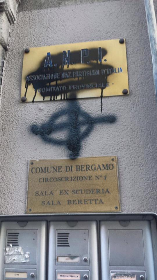 [DallaRete] Celtiche, svastiche e insulti sulla sede provinciale dell’ANPI di Bergamo