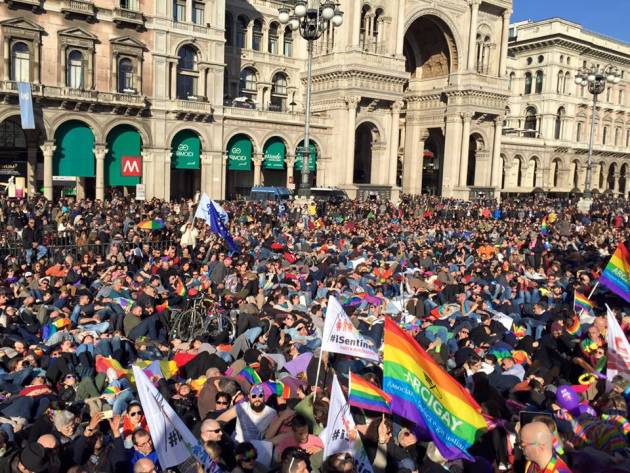 [News] Tempo scaduto: in migliaia in piazza Duomo