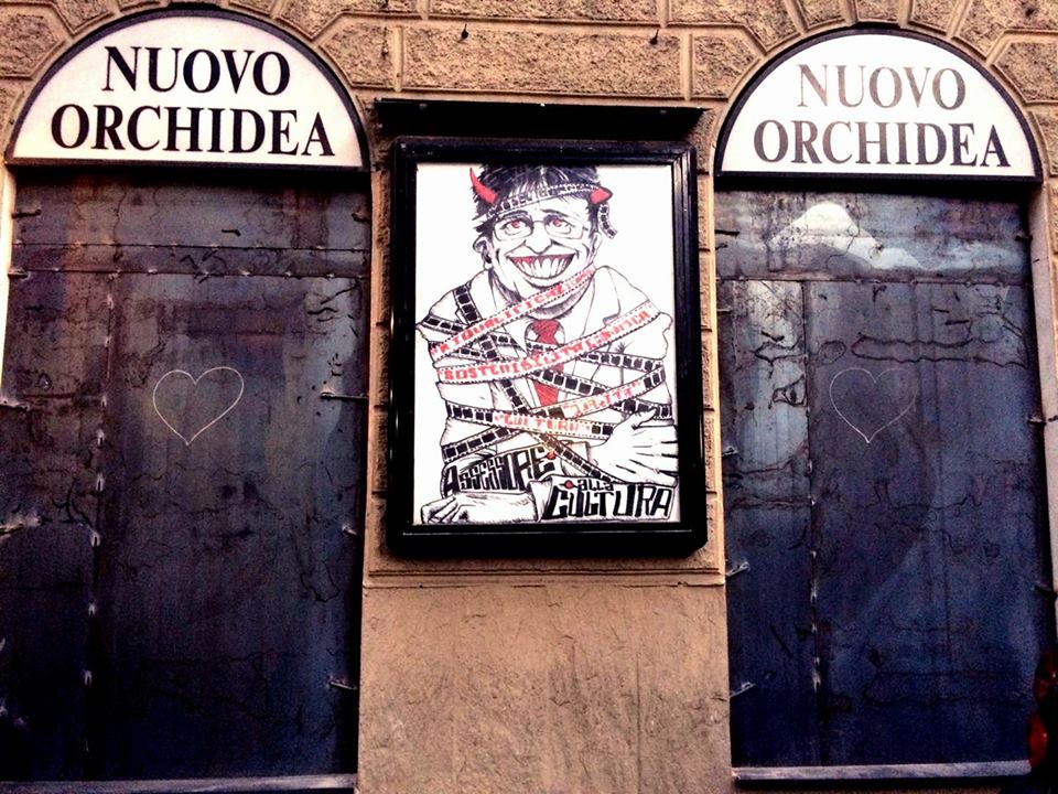 Milano: il Comune mette lamine alle porte del Cinema Orchidea