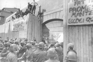 Cariche davanti a Cox18 nel Settembre '89