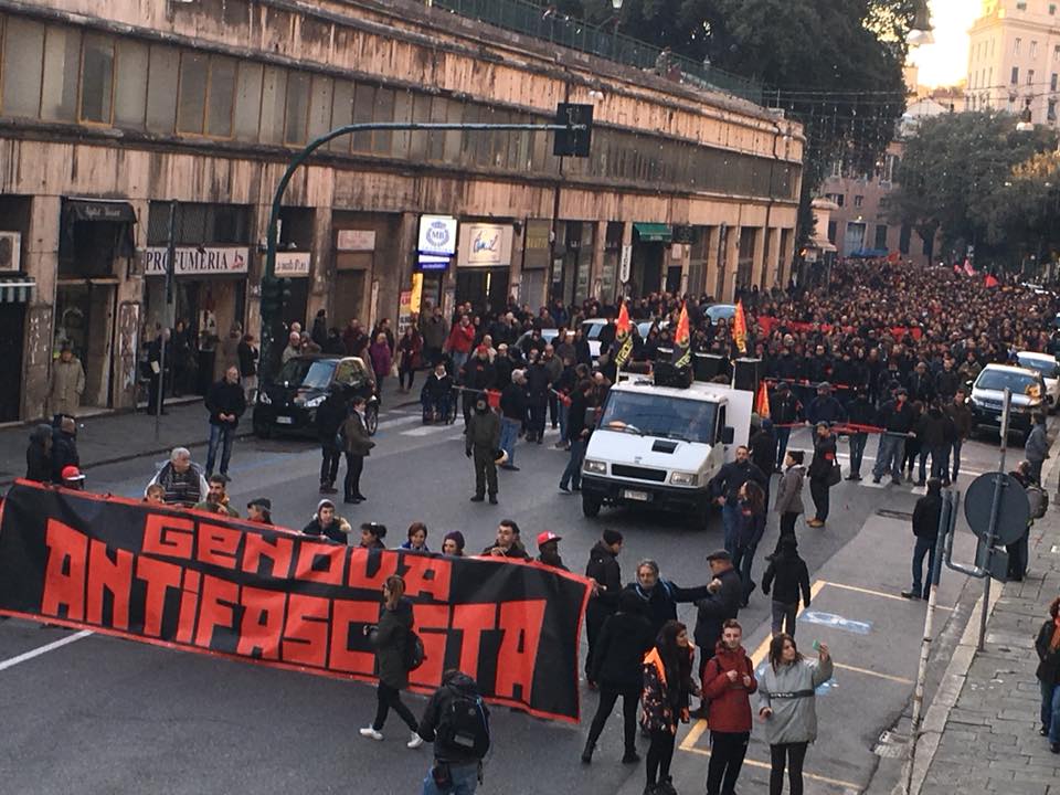 Migliaia di antifascisti in piazza a Genova nel giorno della sparatoria razzista di Macerata