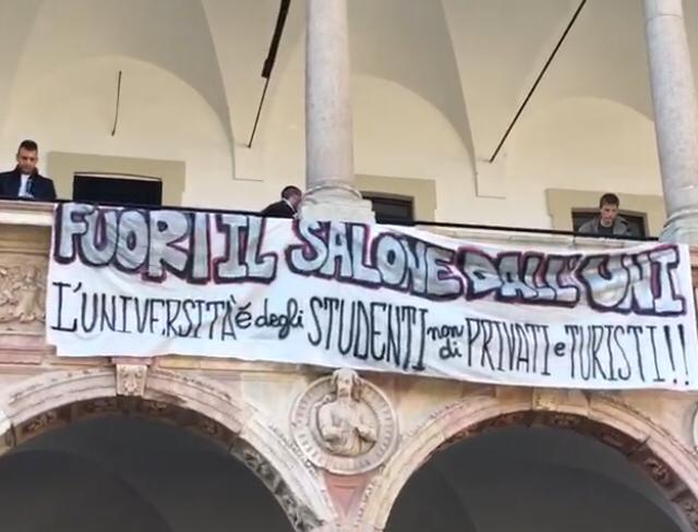 Università Statale: gli studenti bloccano il Fuori Salone dell’ipocrisia