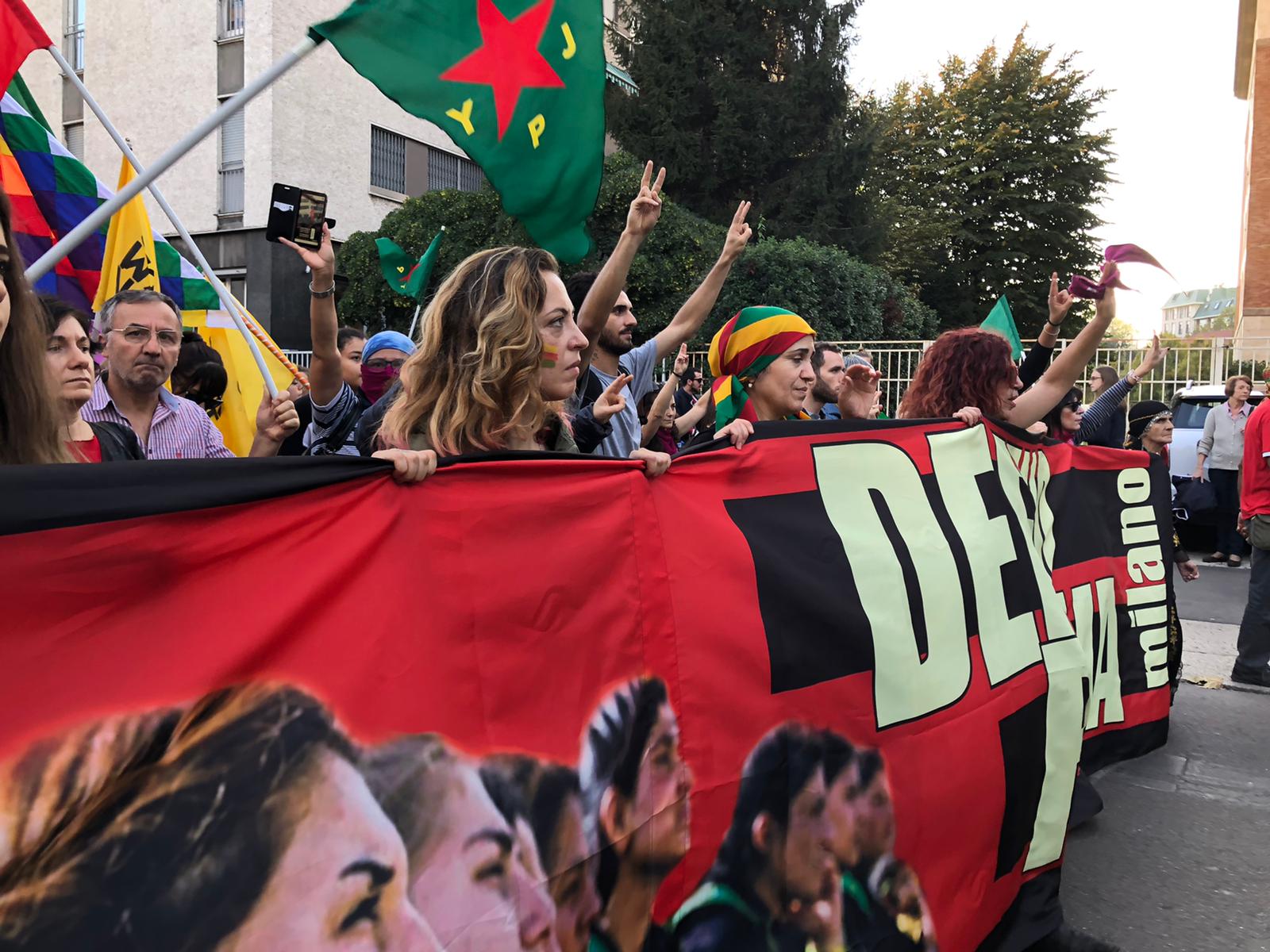 Non restare indifferenti al massacro! Più di 10.000 in piazza per il