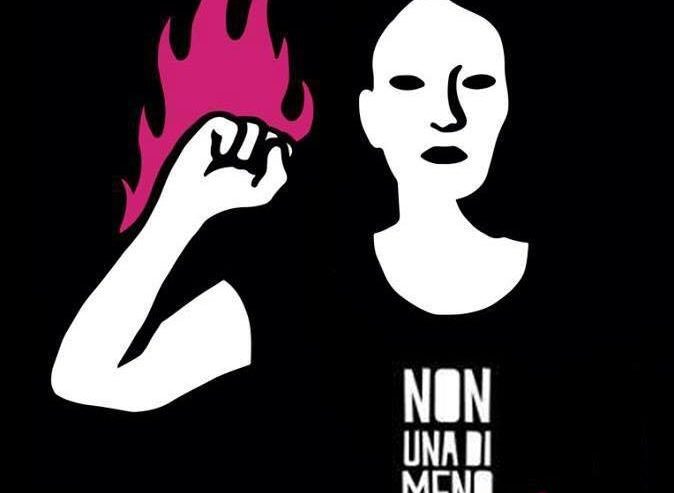 Grillo nega lo stupro: in scena il patriarcato