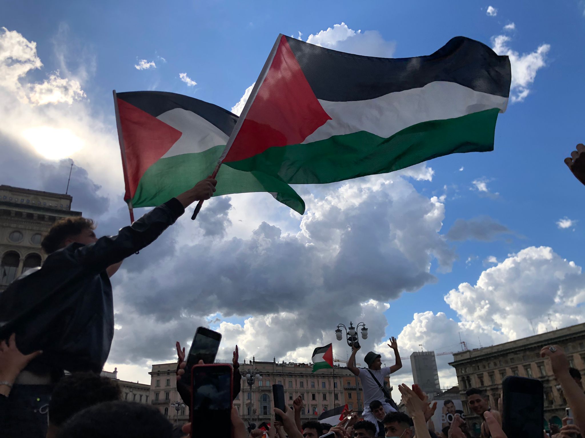 Palestina, La Più Grande Manifestazione Di Solidarietà Da Anni A Milano ...