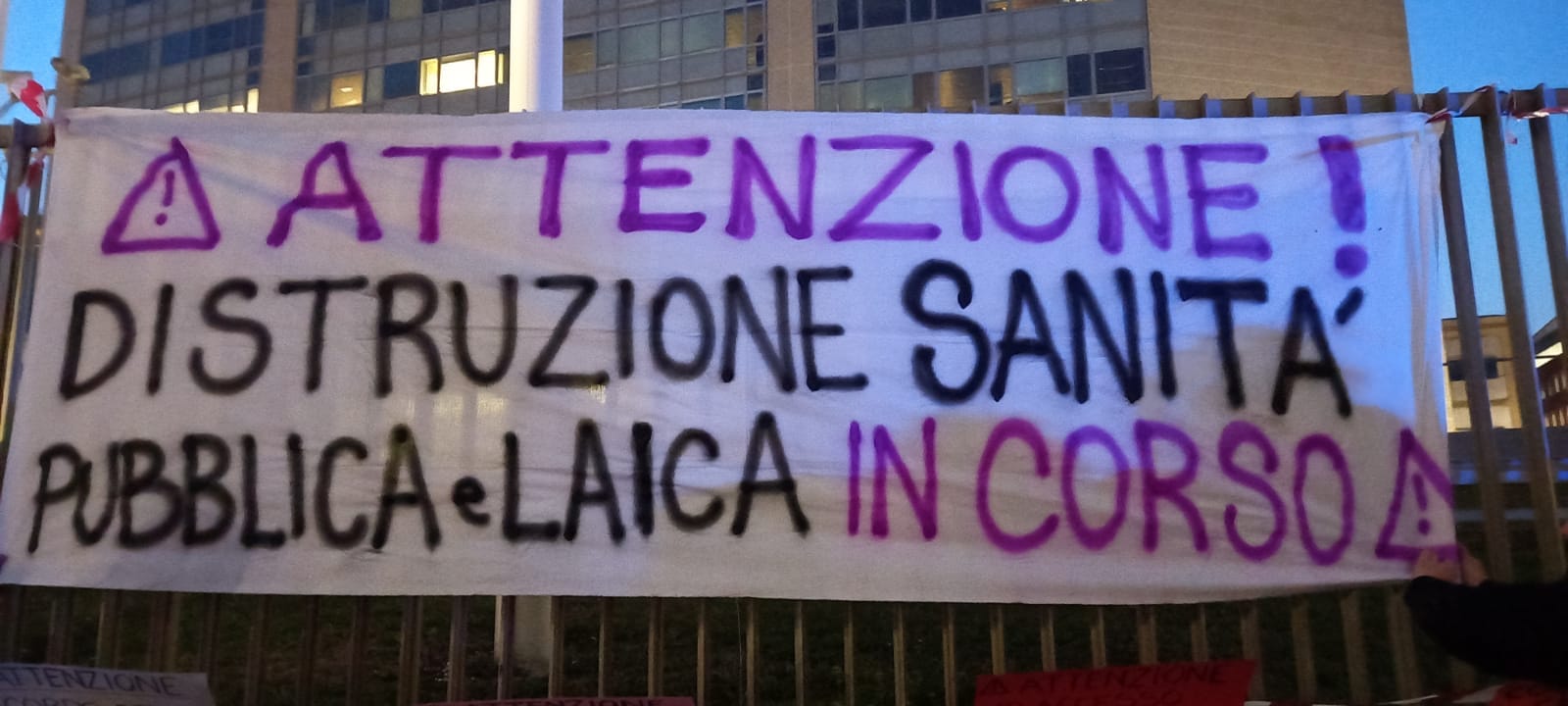 Un 8 marzo contro lo smantellamento della sanità pubblica e laica -  MilanoInMovimento