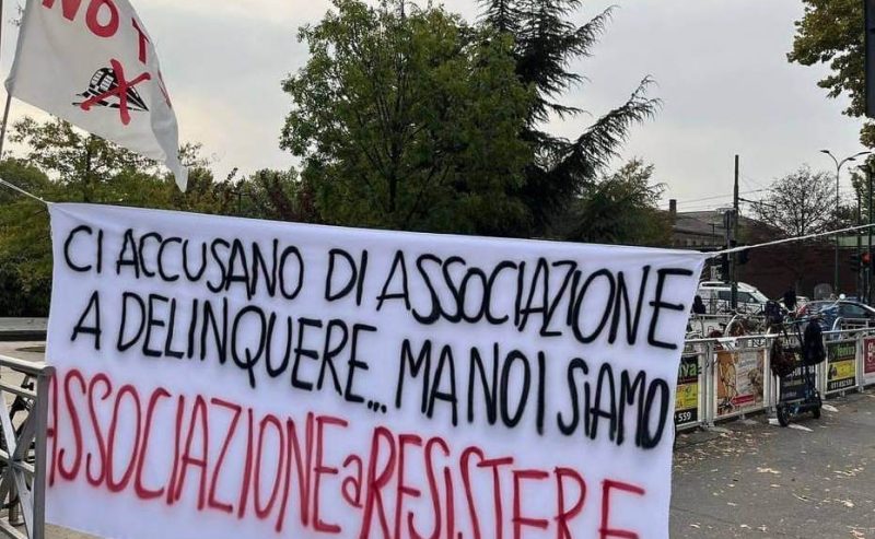 Torino, la Cassazione boccia l’associazione a delinquere nella la maxinchiesta contro il movimento