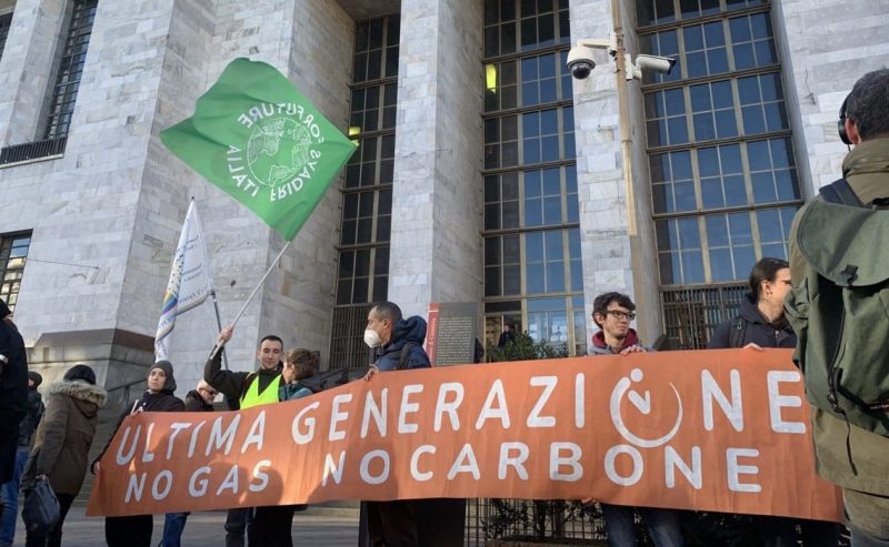 Milano, presidio solidale per Simone di Ultima Generazione e contro al sorveglianza speciale