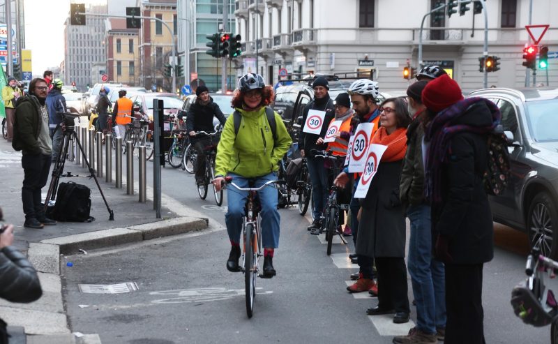 PROTEGGIMI #3 la ciclabile umana agisce ancora a Milano e in altre 6 città