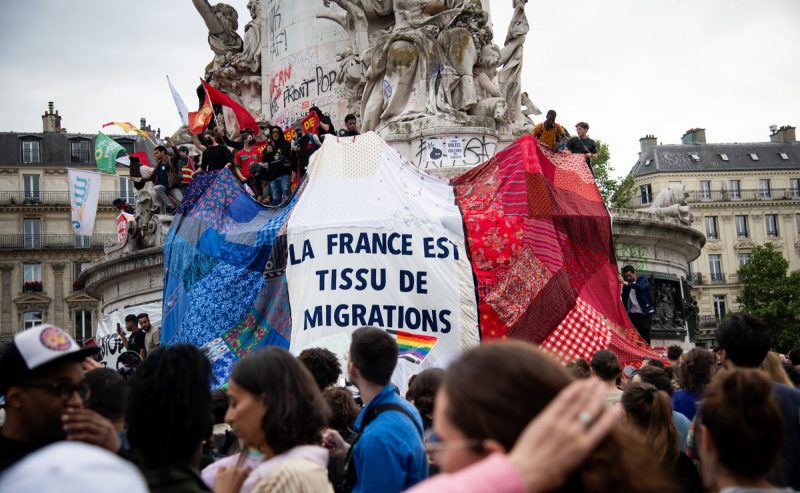 Le sinistre francesi interrompono la marcia dei fasci in Europa