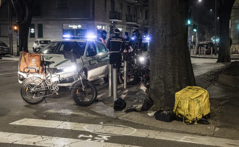 Basta cottimo! Non si può morire per un panino! La tragedia di Muhammad, rider morto sul lavoro a Milano