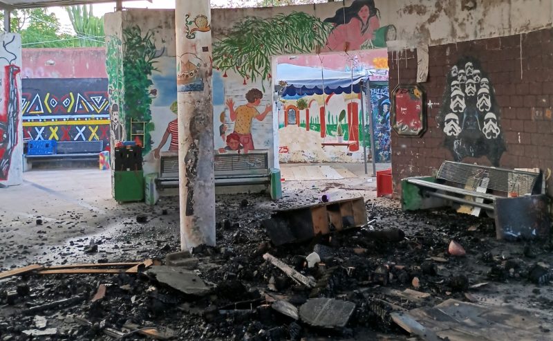 Il Csoa Cartella di Reggio Calabria incendiato nella notte