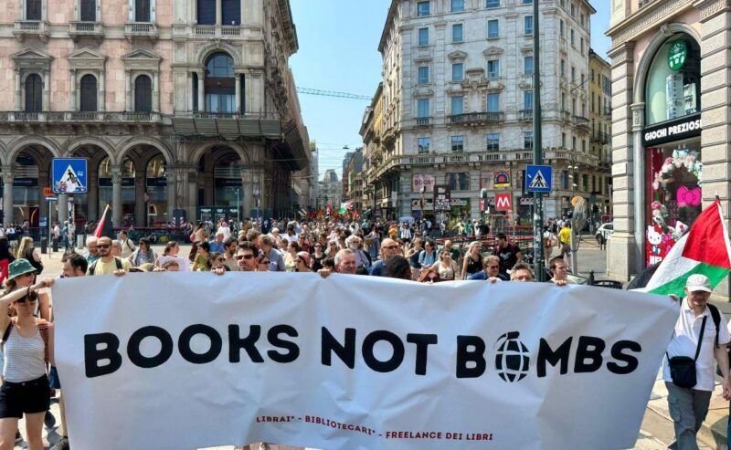 Diciamolo più forte: Books NOT Bombs