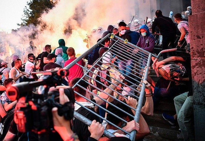 Blokada: come le piazze in Serbia stanno riscrivendo la politica dal basso