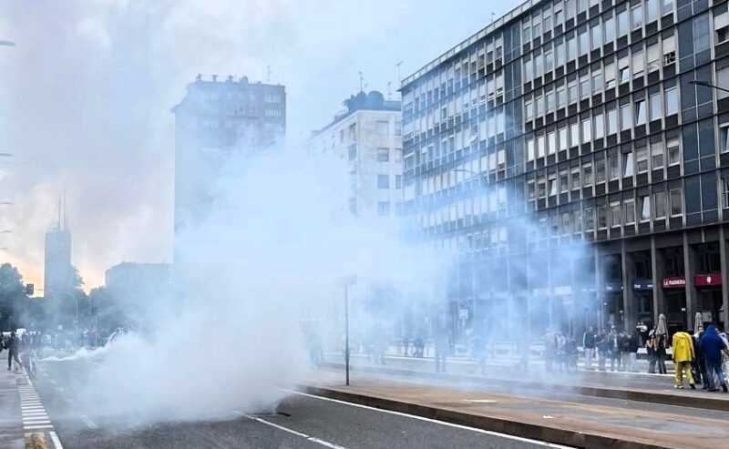 A servizio della repressione, uso e abuso dei lacrimogeni