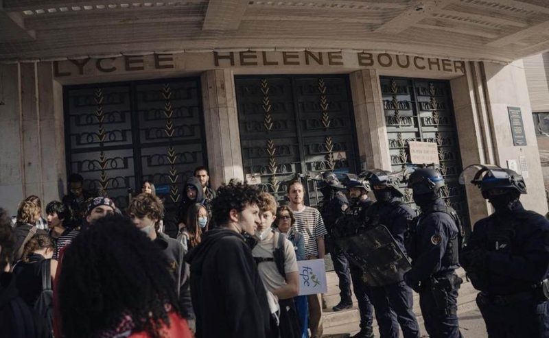Di fronte ai liceali, la repressione come unica risposta